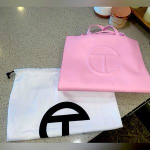 Telfar Medium Shopping Bag in Bubblegum. NWOT NEVER USED